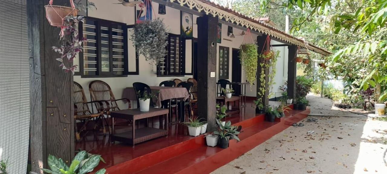 Marari Adonis Beach Villa 马拉利库兰 外观 照片