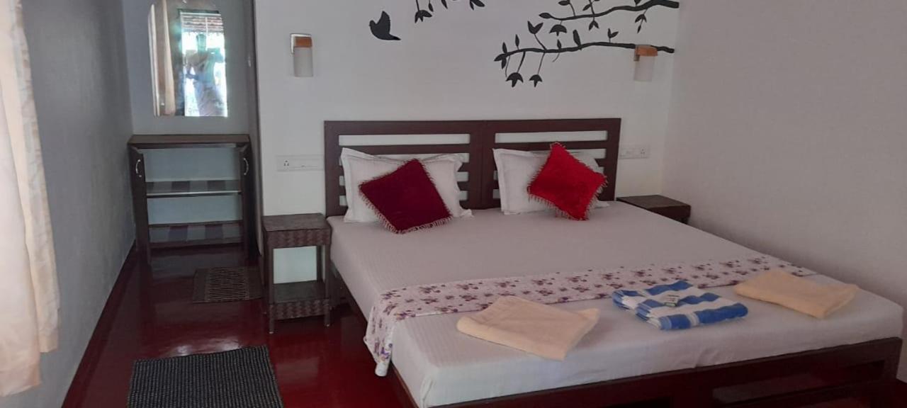 Marari Adonis Beach Villa 马拉利库兰 外观 照片