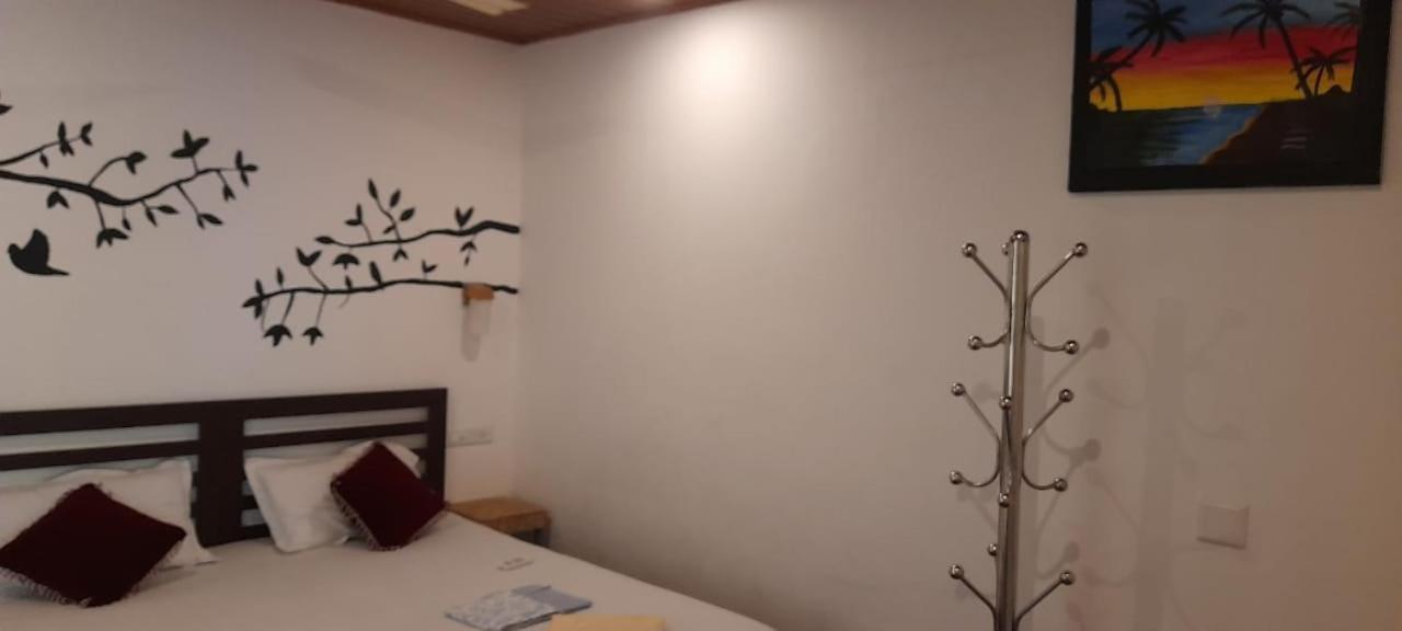 Marari Adonis Beach Villa 马拉利库兰 外观 照片