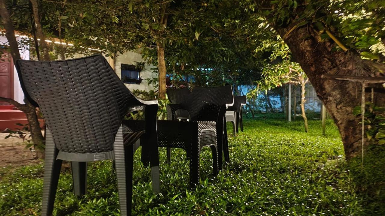 Marari Adonis Beach Villa 马拉利库兰 外观 照片