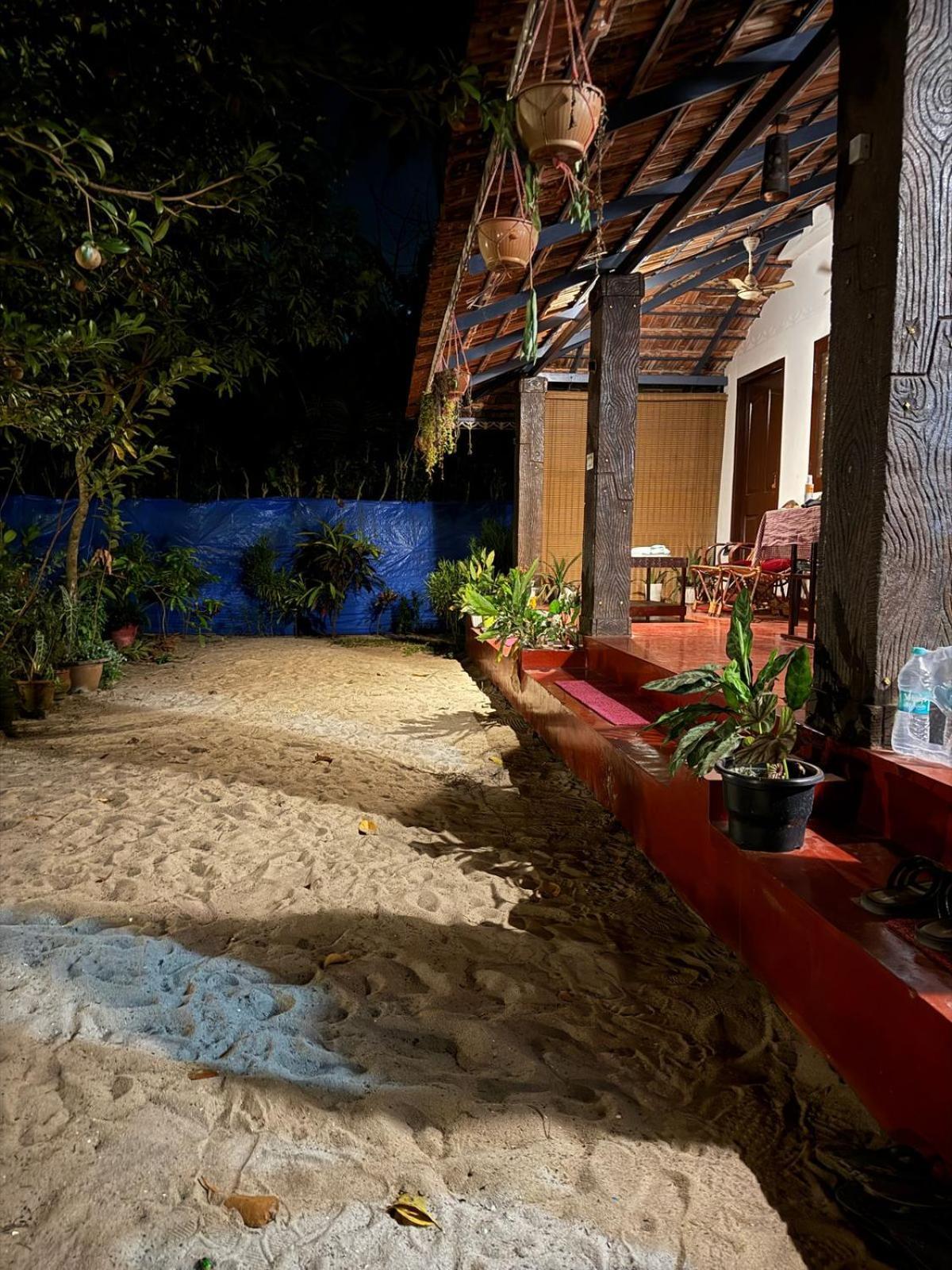 Marari Adonis Beach Villa 马拉利库兰 外观 照片