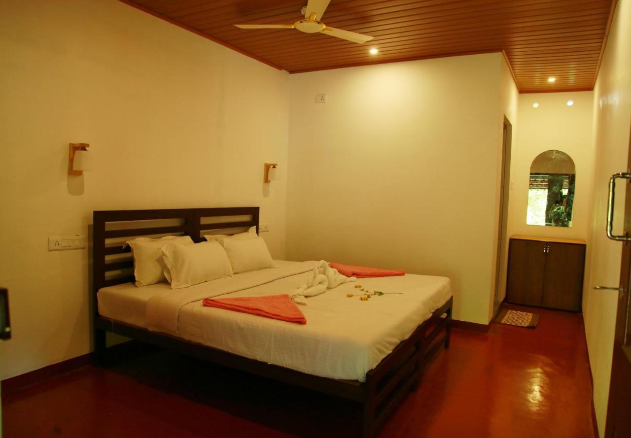 Marari Adonis Beach Villa 马拉利库兰 外观 照片
